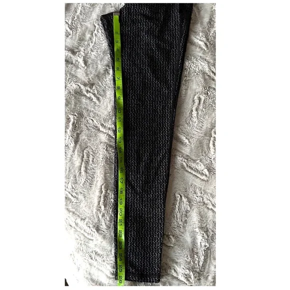 Athleta Yoga Pants / Work Out Pants Size Small Black W Gray Zigzag Hidden Pocket - Picture 11 of 11